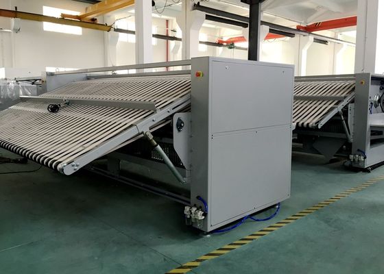 3000mm AutoHotel Leinenbedsheet-faltende Maschinen-große Kapazität mit elektrischer Heizung